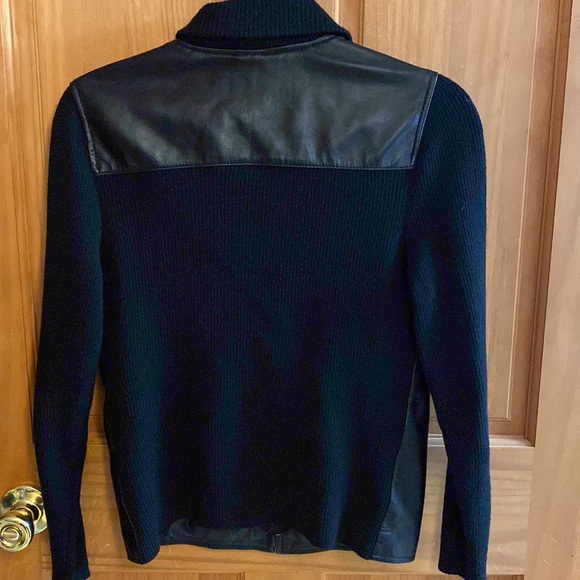 Jaclyn Smith Classic women’s small leather jacket - Picture 2 of 3